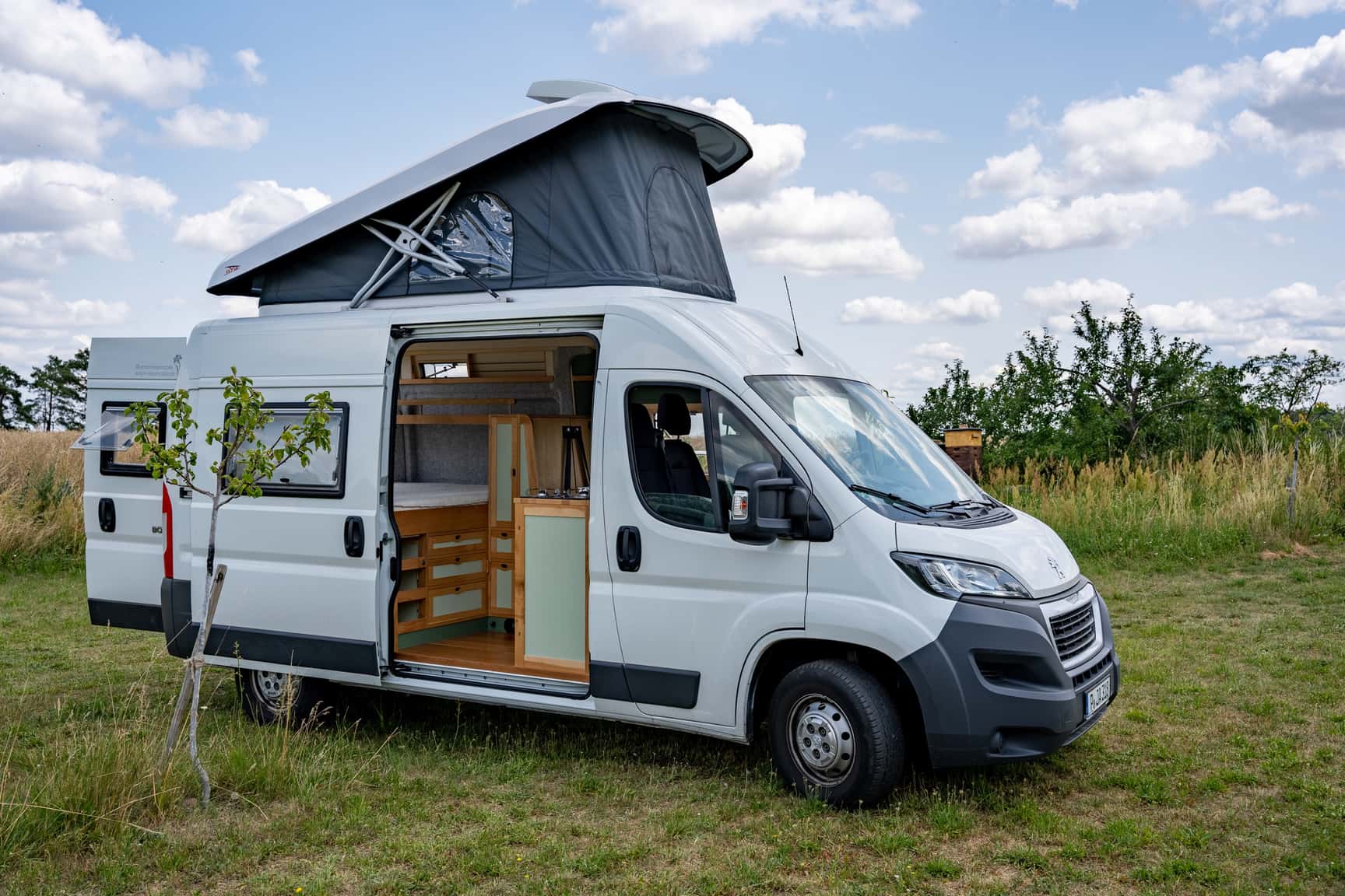 Skyup Aufstelldach für zwei zusätzliche Schlafplätze im Peugeot Boxer Camper